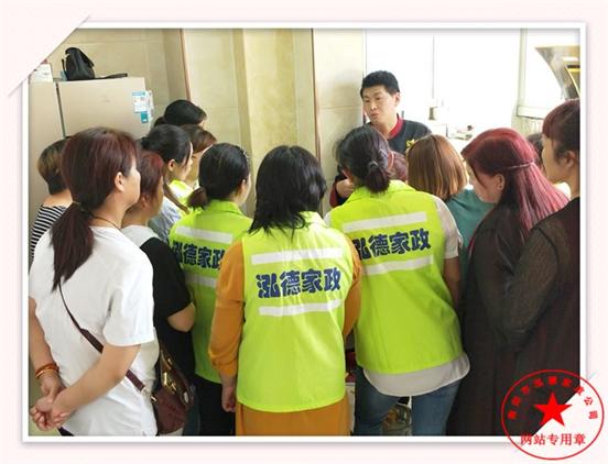 母乳喂養(yǎng)早知道。社旗有金牌月嫂嗎？
